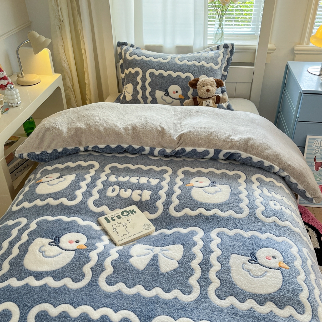 91家纺网 家纺一手货源 找家纺 川悦生活 2025新款雪花绒宿舍床笠款三件套 快乐鸭鸭