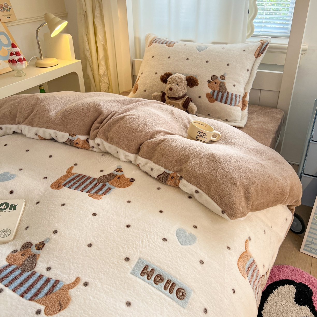 91家纺网 家纺一手货源 找家纺 川悦生活 2025新款雪花绒宿舍床笠款三件套 腊肠小点