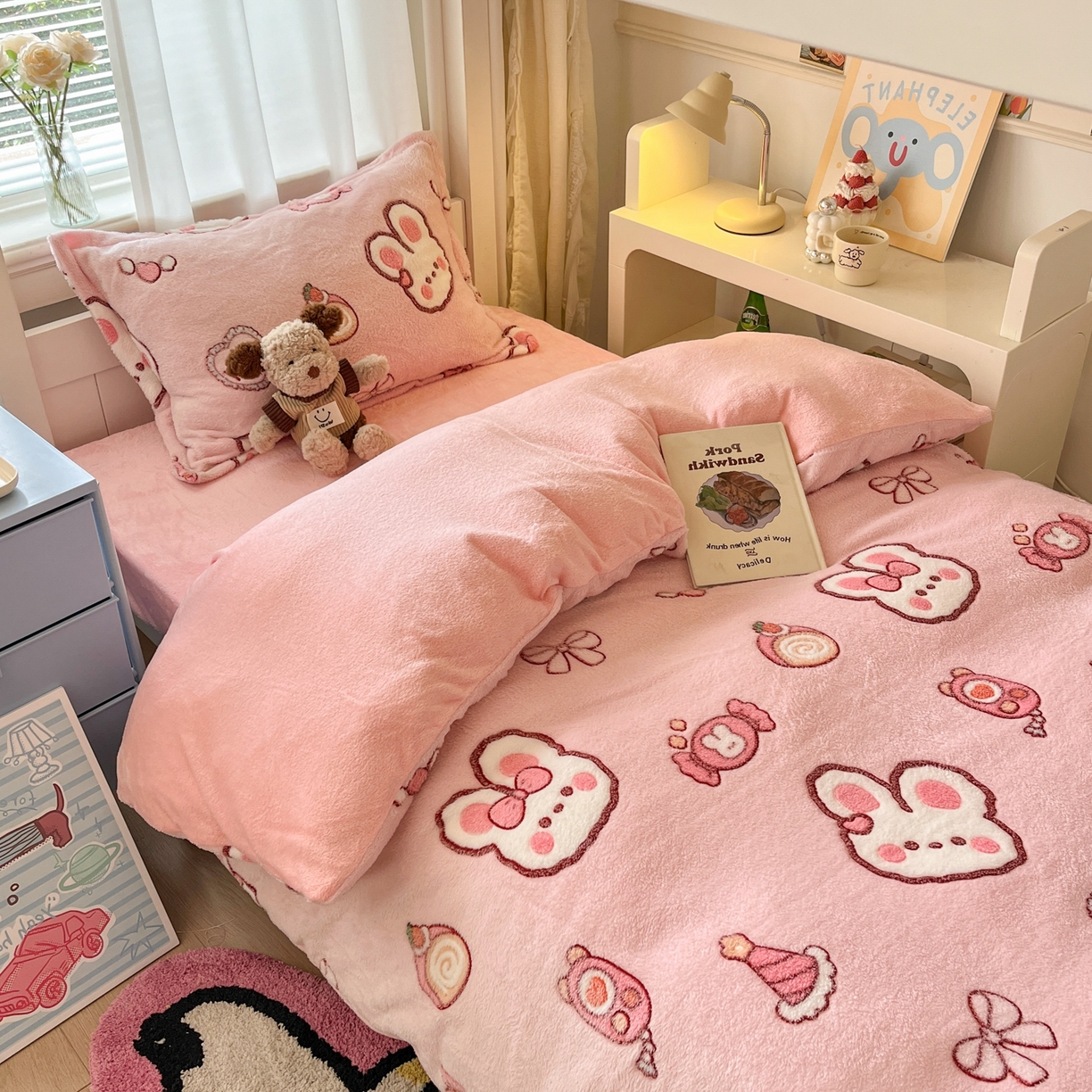 91家纺网 家纺一手货源 找家纺 川悦生活 2025新款雪花绒宿舍床笠款三件套 蜜语奶兔