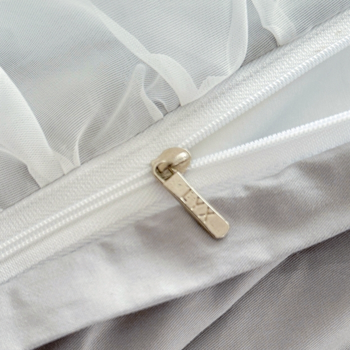 91家纺网 家纺一手货源 找家纺 罗艺轩 2025新款全棉纯棉斜纹花边单床裙床裙单件单品床裙 蓝蝴蝶-灰色