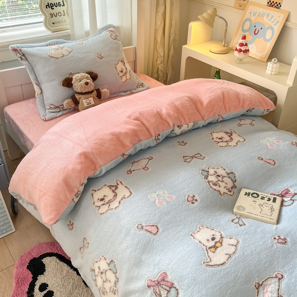 91家纺网 家纺一手货源 找家纺 川悦生活 2025新款雪花绒宿舍床笠款三件套 奶蓝小汪粉