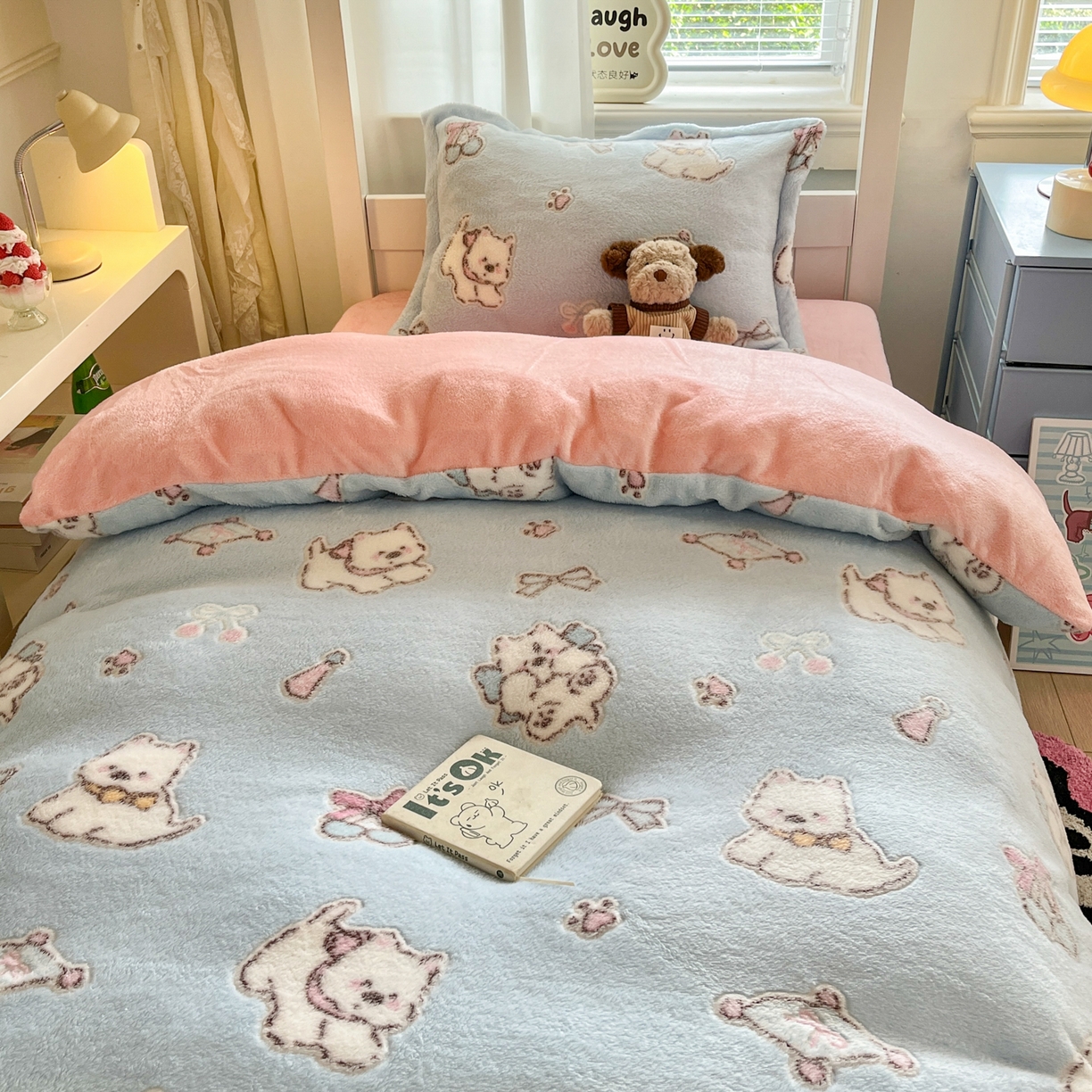 91家纺网 家纺一手货源 找家纺 川悦生活 2025新款雪花绒宿舍床笠款三件套 奶蓝小汪粉