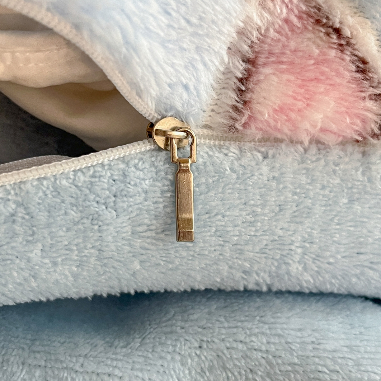 91家纺网 家纺一手货源 找家纺 川悦生活 2025新款雪花绒宿舍床笠款三件套 奶蓝小汪蓝