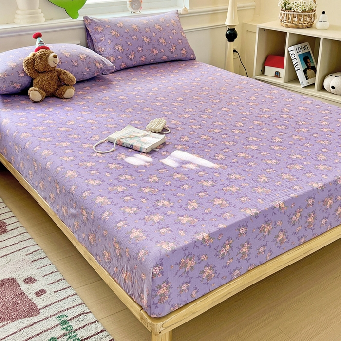 91家纺网 家纺一手货源 找家纺 2025新款母婴级ins小清新双层纱印花床笠床垫保护罩枕套三件套 花汀