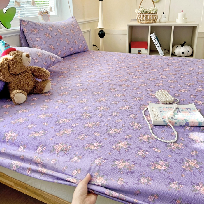 91家纺网 家纺一手货源 找家纺 2025新款母婴级ins小清新双层纱印花床笠床垫保护罩枕套三件套 花汀