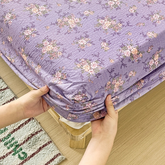 91家纺网 家纺一手货源 找家纺 2025新款母婴级ins小清新双层纱印花床笠床垫保护罩枕套三件套 花汀