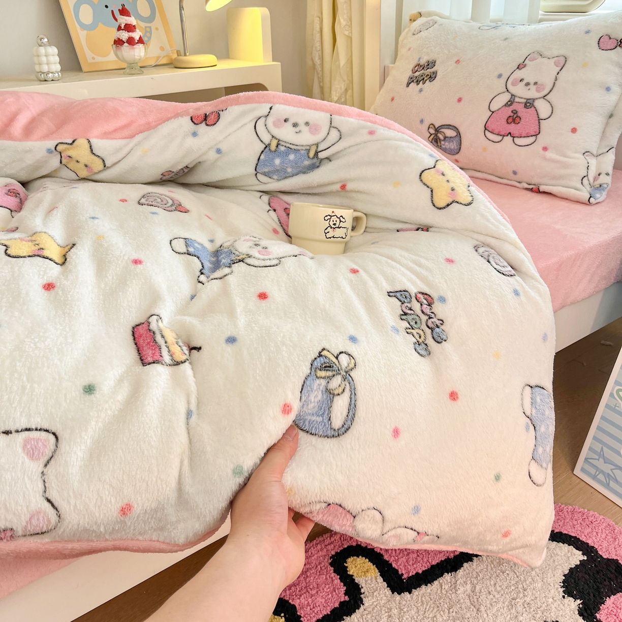 91家纺网 家纺一手货源 找家纺 川悦生活 2025新款雪花绒宿舍床笠款三件套 派对西高地