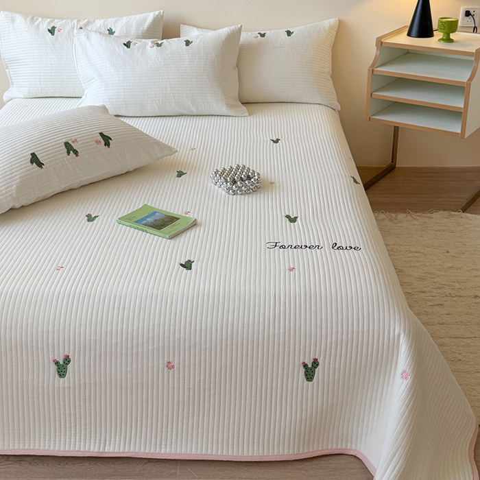 91家纺网 家纺一手货源 找家纺 （总）优悦生活馆 2025新款皱皱纱夹棉刺绣系列床盖