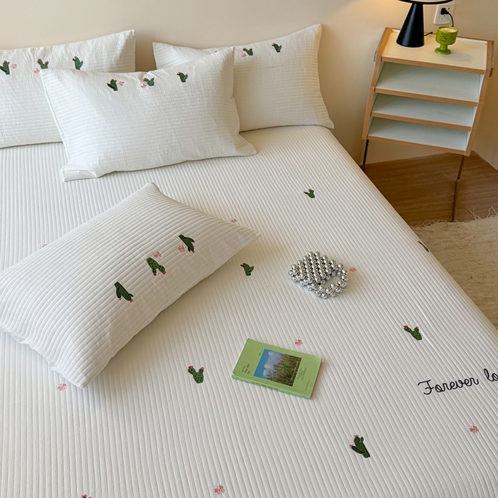 91家纺网 家纺一手货源 找家纺 （总）优悦生活馆 2025新款皱皱纱夹棉刺绣系列床盖