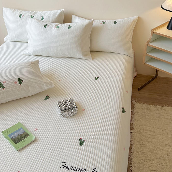 91家纺网 家纺一手货源 找家纺 （总）优悦生活馆 2025新款皱皱纱夹棉刺绣系列床盖