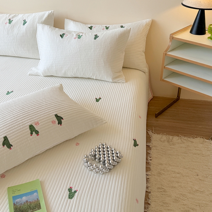 91家纺网 家纺一手货源 找家纺 （总）优悦生活馆 2025新款皱皱纱夹棉刺绣系列床盖