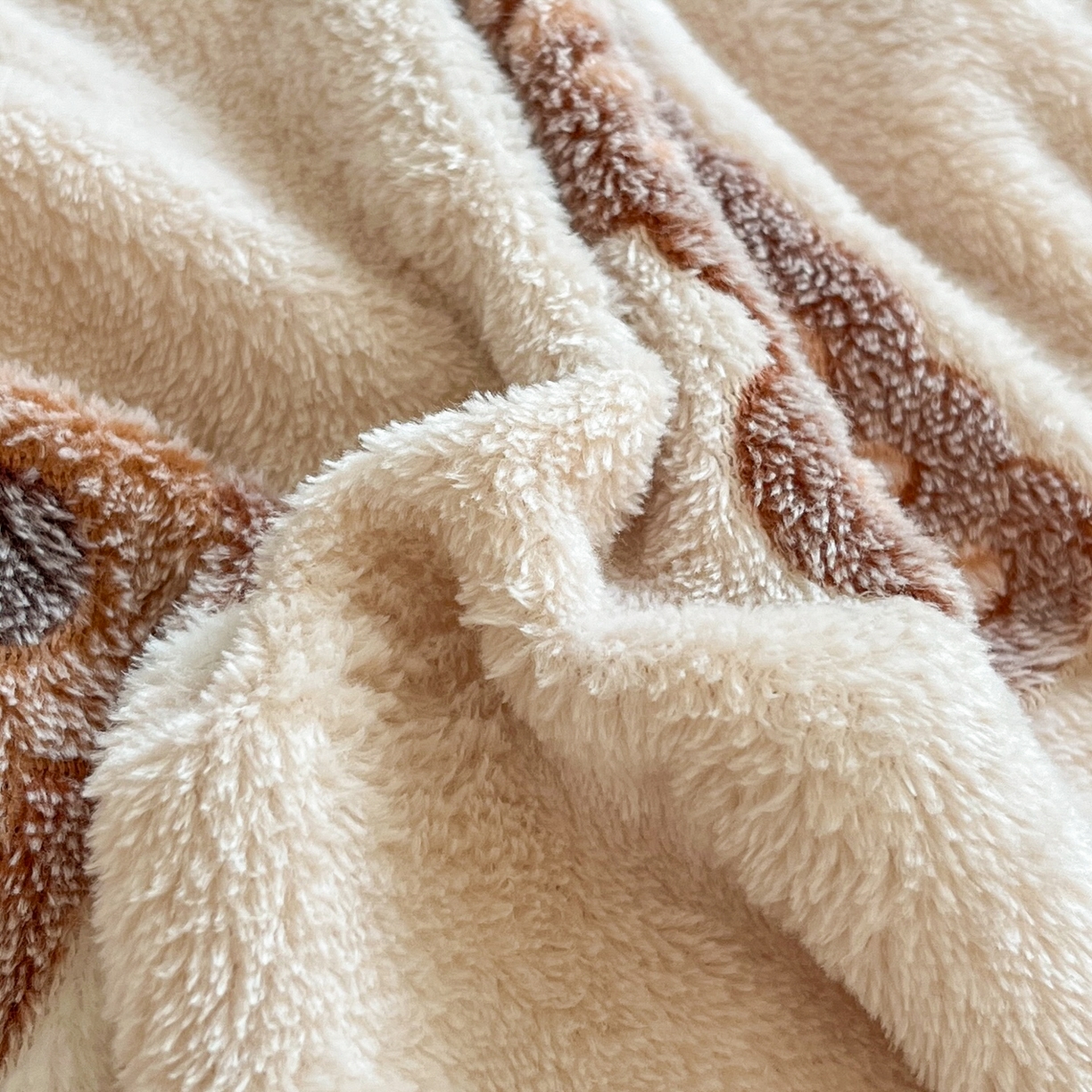 91家纺网 家纺一手货源 找家纺 川悦生活 2025新款雪花绒宿舍床笠款三件套 巧克力熊