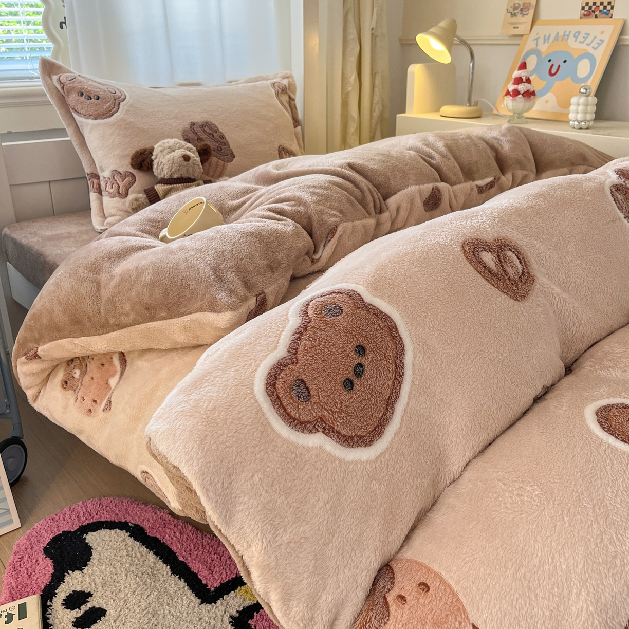 91家纺网 家纺一手货源 找家纺 川悦生活 2025新款雪花绒宿舍床笠款三件套 巧克力熊