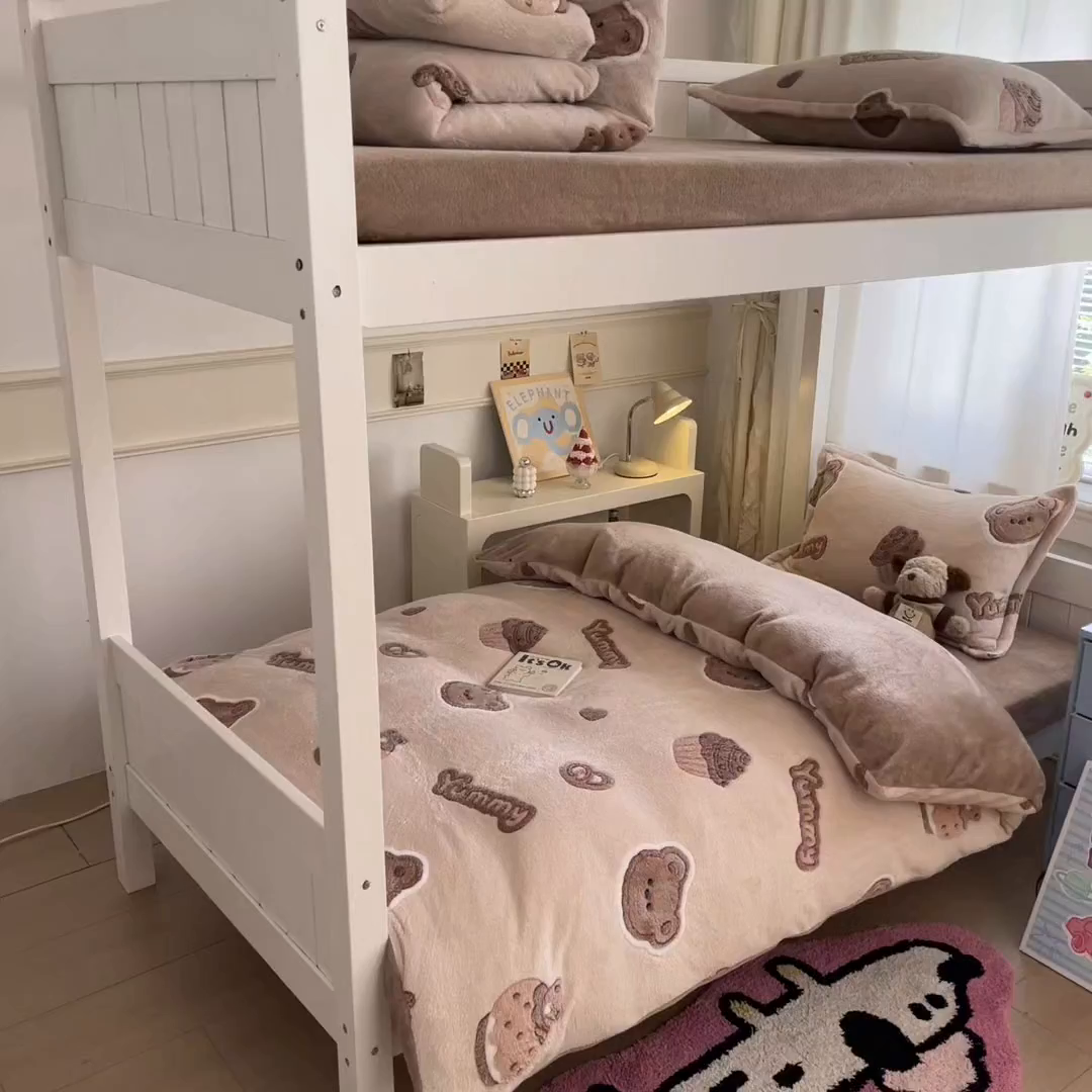 91家纺网 家纺一手货源 找家纺 川悦生活 2025新款雪花绒宿舍床笠款三件套 巧克力熊