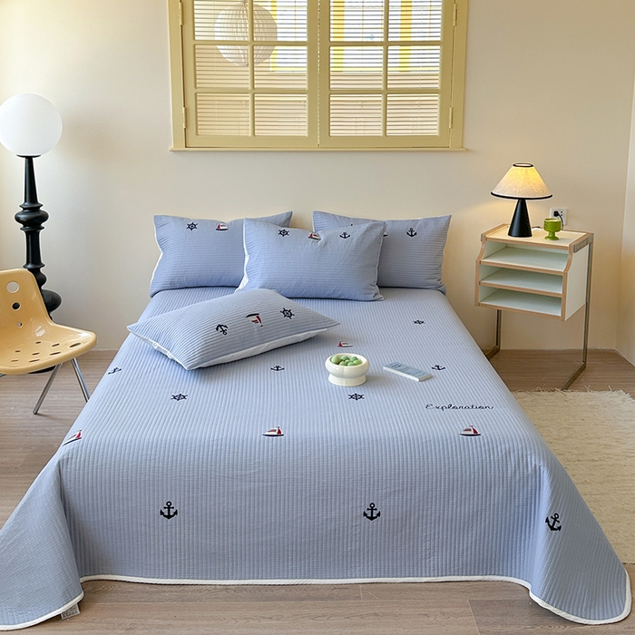 91家纺网 家纺一手货源 找家纺 优悦生活馆 2025新款皱皱纱夹棉刺绣系列床盖 帆船-蓝