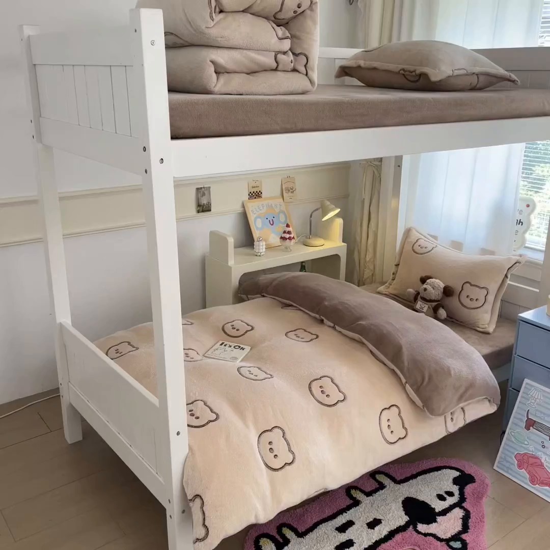 91家纺网 家纺一手货源 找家纺 川悦生活 2025新款雪花绒宿舍床笠款三件套 曲奇小熊