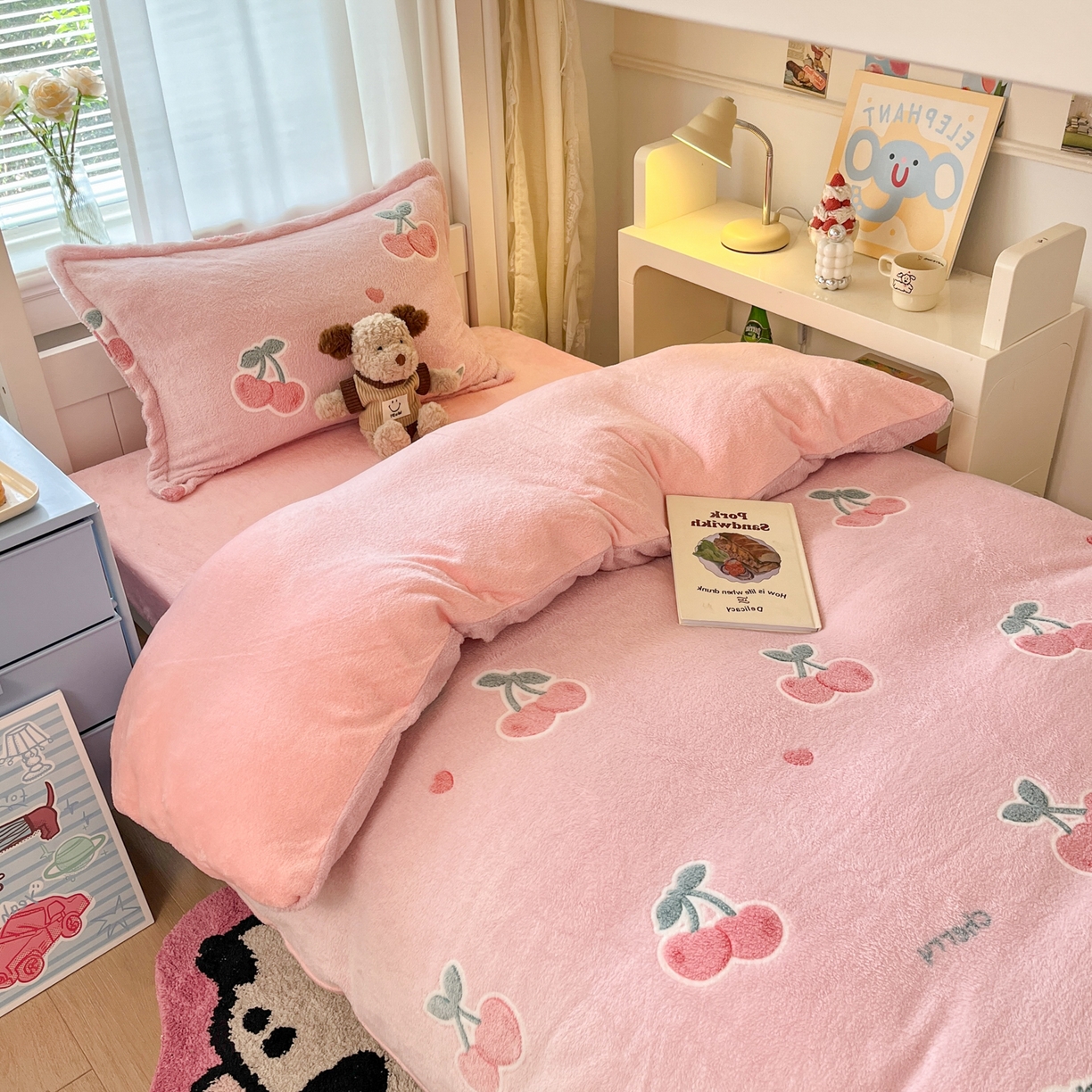 91家纺网 家纺一手货源 找家纺 川悦生活 2025新款雪花绒宿舍床笠款三件套 桃心爱语