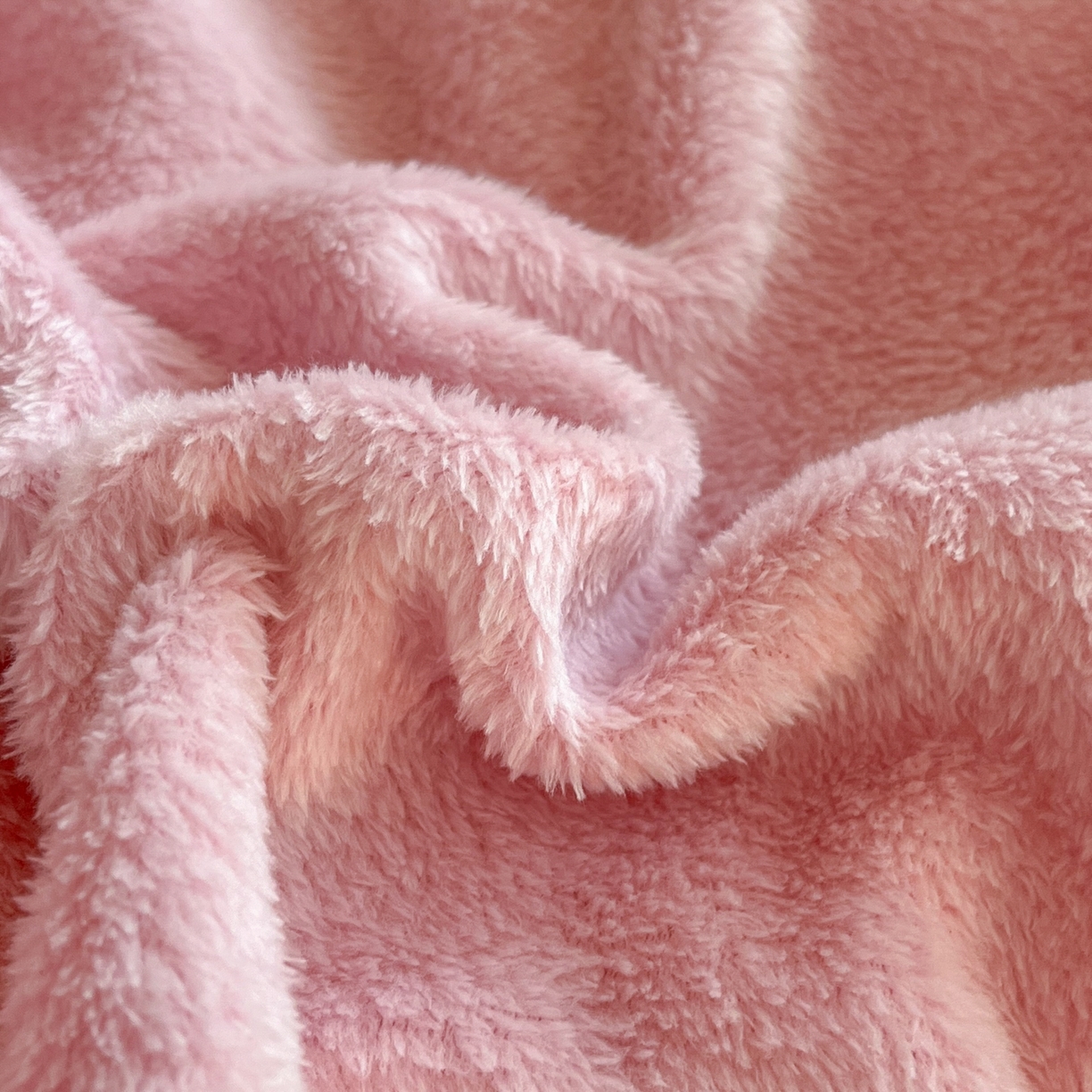 91家纺网 家纺一手货源 找家纺 川悦生活 2025新款雪花绒宿舍床笠款三件套 桃心爱语