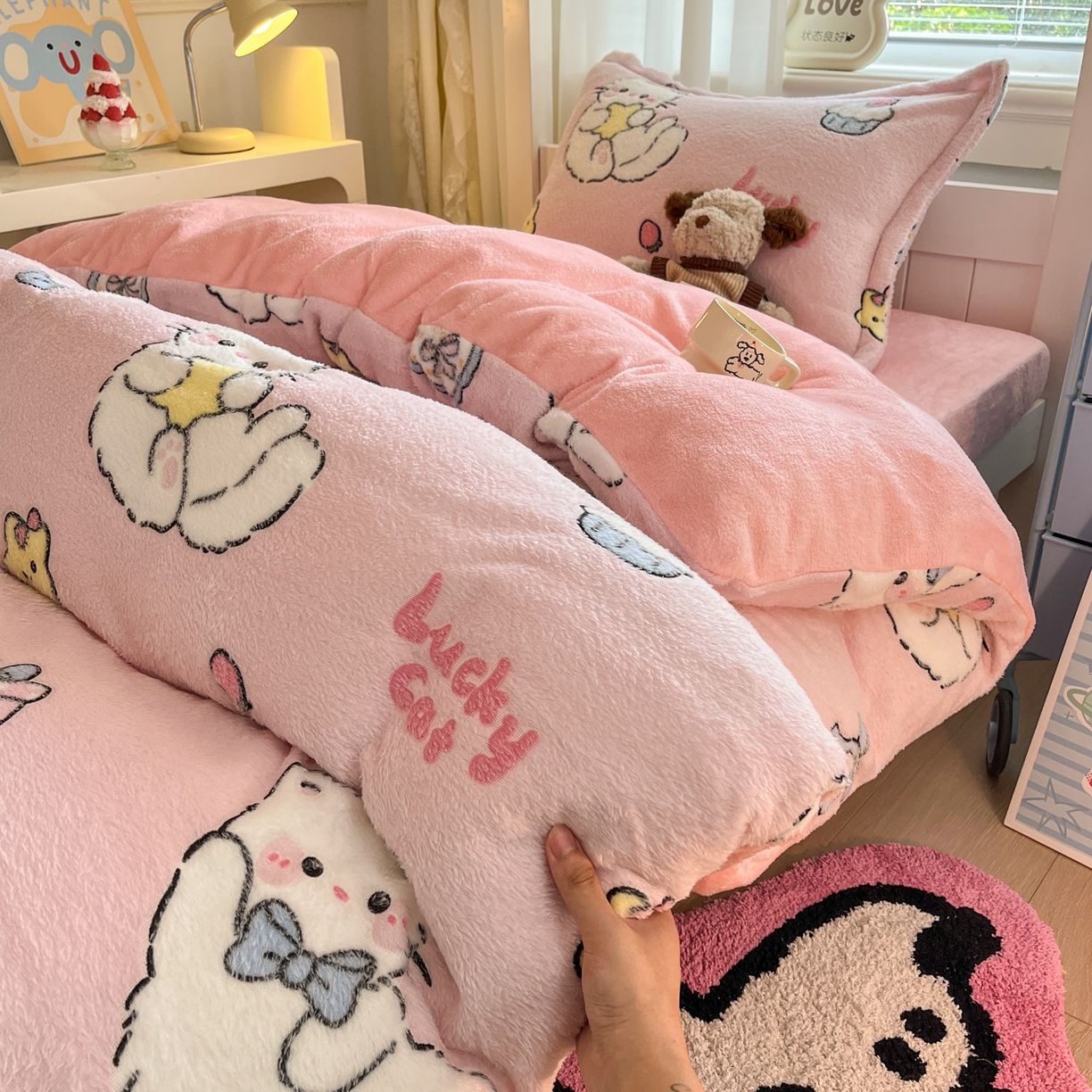 91家纺网 家纺一手货源 找家纺 川悦生活 2025新款雪花绒宿舍床笠款三件套 甜梦小猫