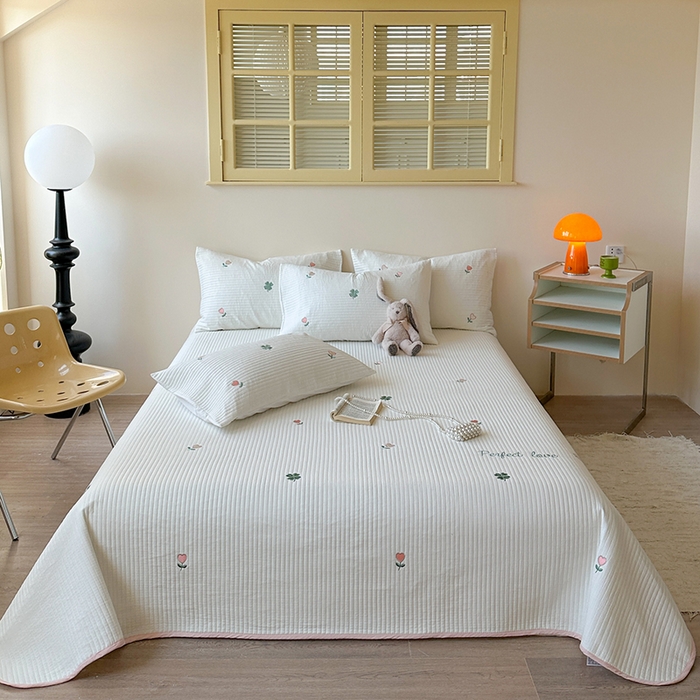 优悦生活馆 2025新款皱皱纱夹棉刺绣系列床盖 四叶草-白