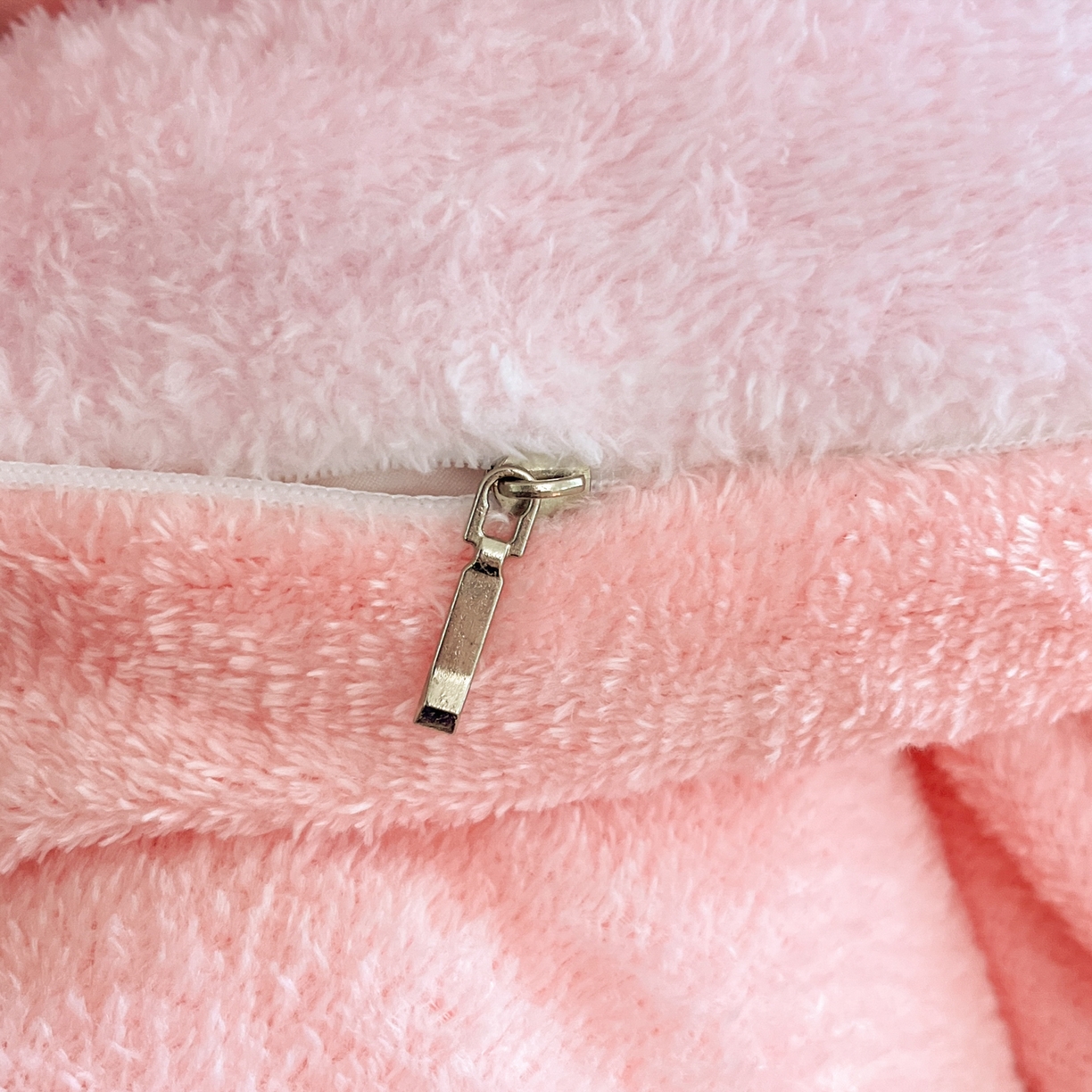 91家纺网 家纺一手货源 找家纺 川悦生活 2025新款雪花绒宿舍床笠款三件套 甜系粉熊