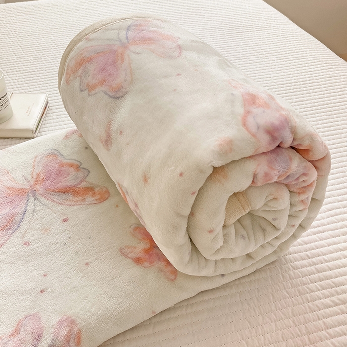 91家纺网 家纺一手货源 找家纺 启发毛毯 2025新款高克重双面牛奶绒盖毯 彩蝴蝶