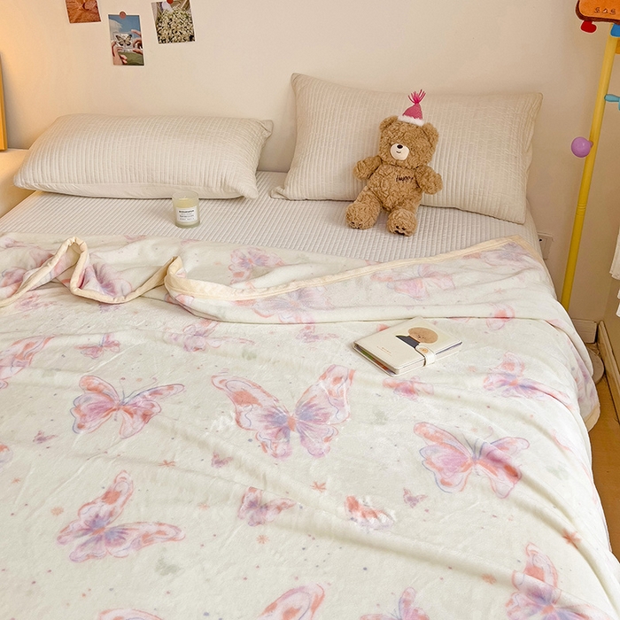 91家纺网 家纺一手货源 找家纺 启发毛毯 2025新款高克重双面牛奶绒盖毯 彩蝴蝶