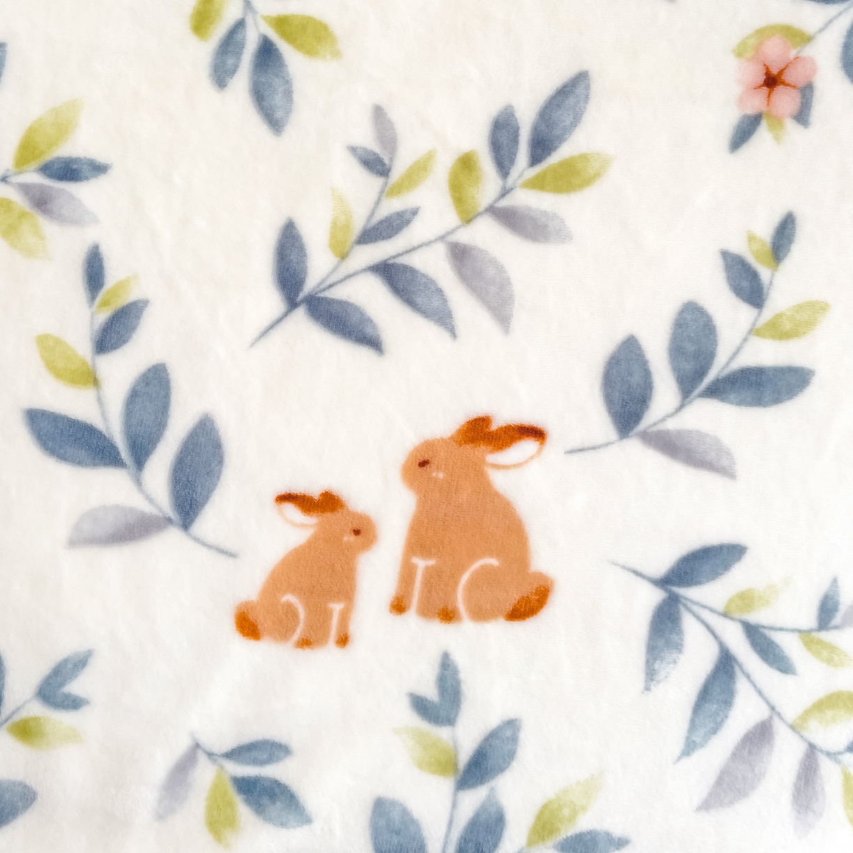 91家纺网 家纺一手货源 找家纺 启发毛毯 2025新款高克重双面牛奶绒盖毯 花花兔