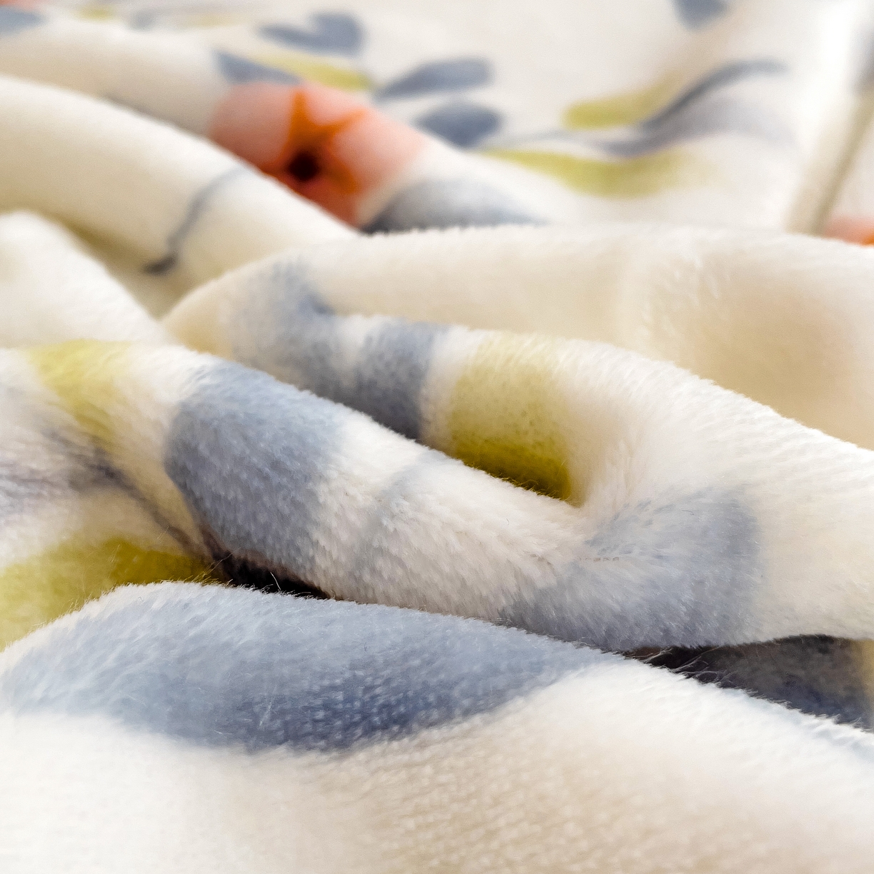 91家纺网 家纺一手货源 找家纺 启发毛毯 2025新款高克重双面牛奶绒盖毯 花花兔