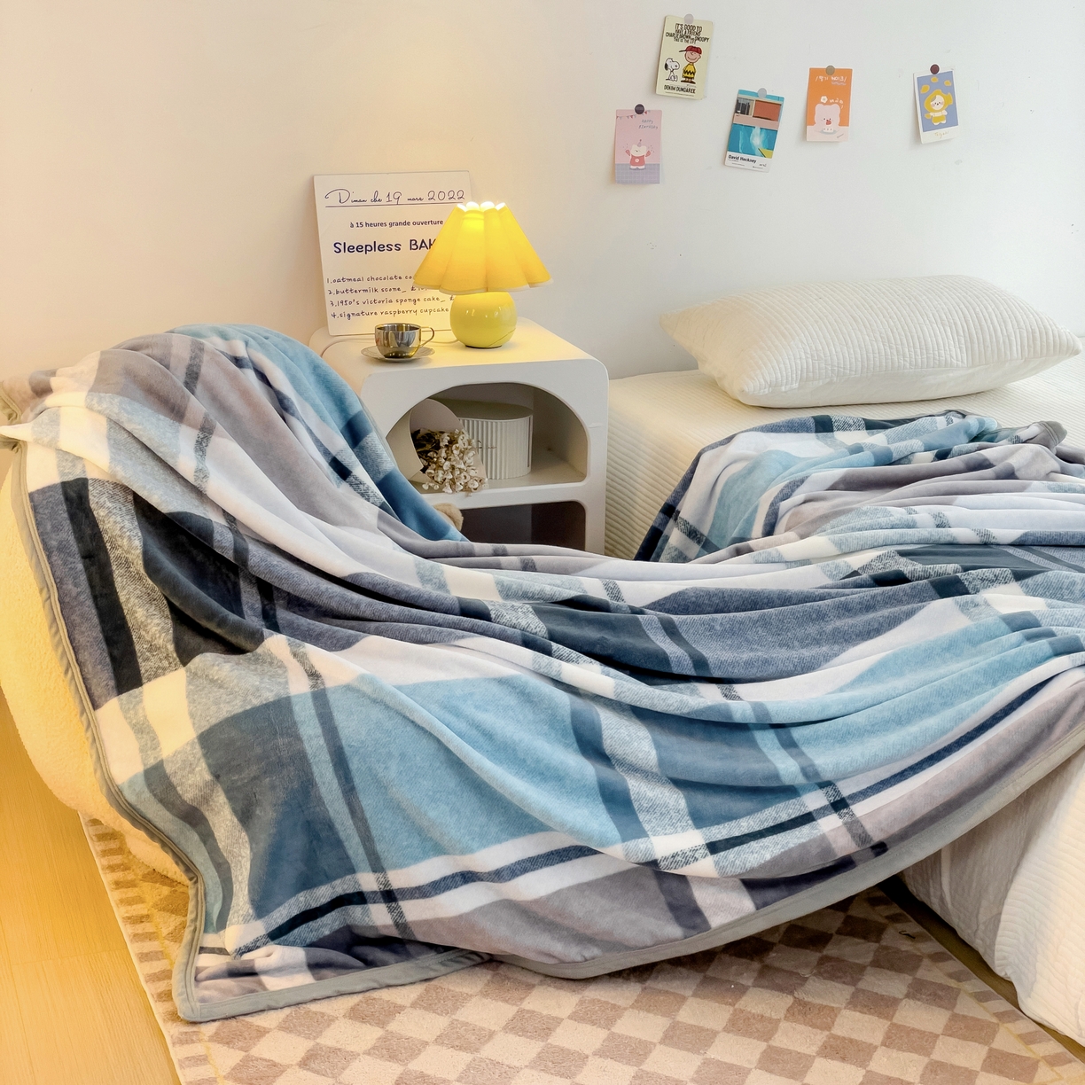 91家纺网 家纺一手货源 找家纺 启发毛毯 2025新款高克重双面牛奶绒盖毯 蓝大格