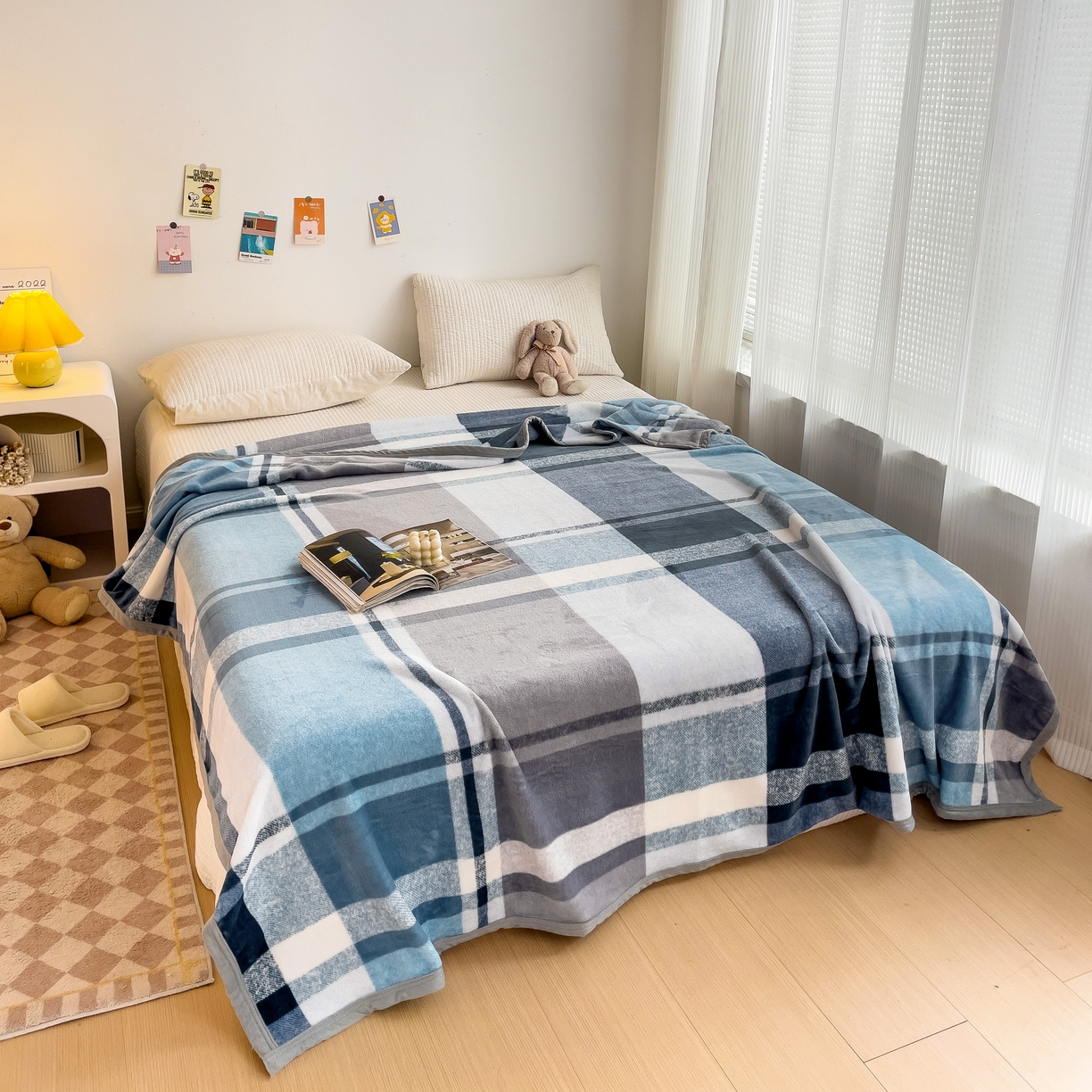 91家纺网 家纺一手货源 找家纺 启发毛毯 2025新款高克重双面牛奶绒盖毯 蓝大格