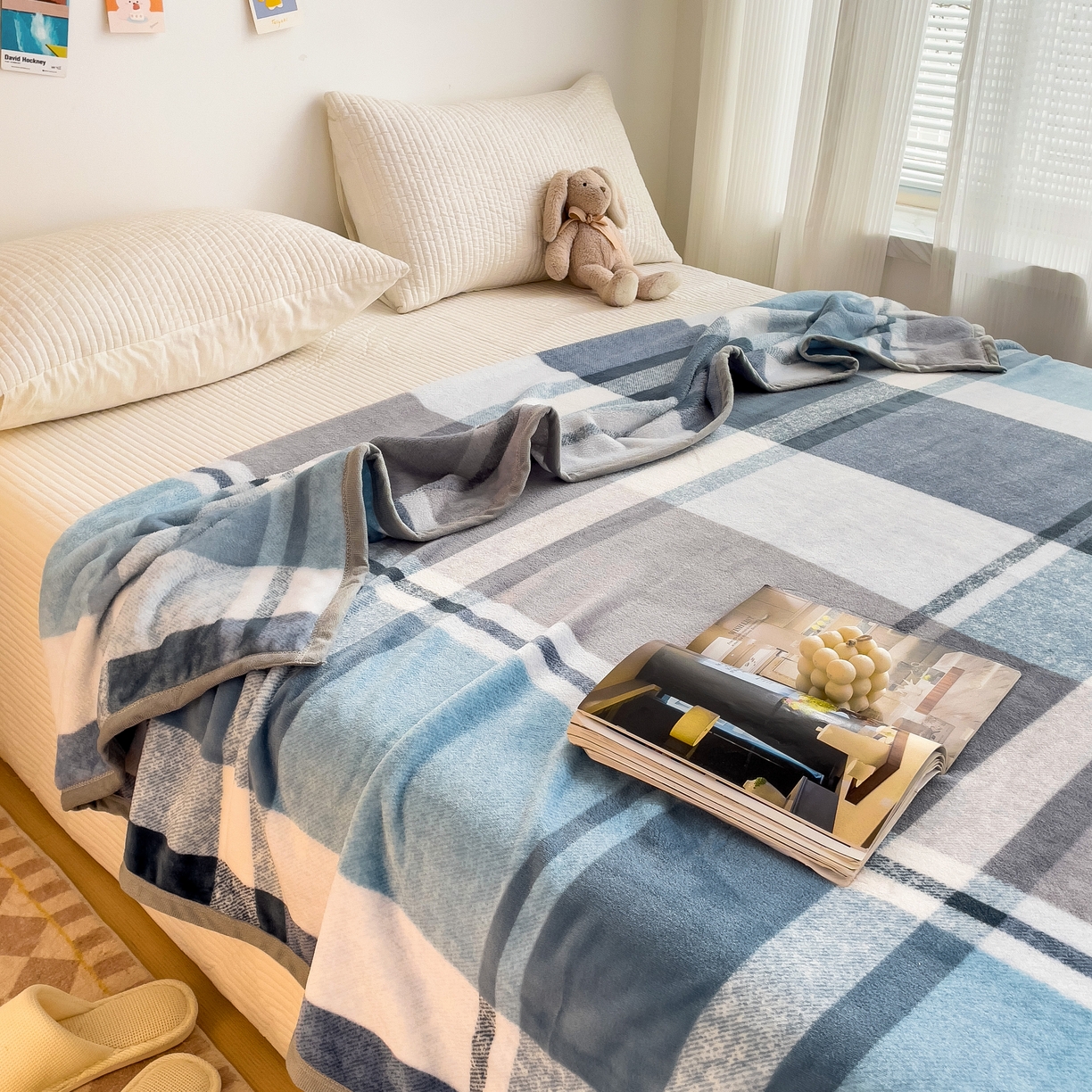 91家纺网 家纺一手货源 找家纺 启发毛毯 2025新款高克重双面牛奶绒盖毯 蓝大格