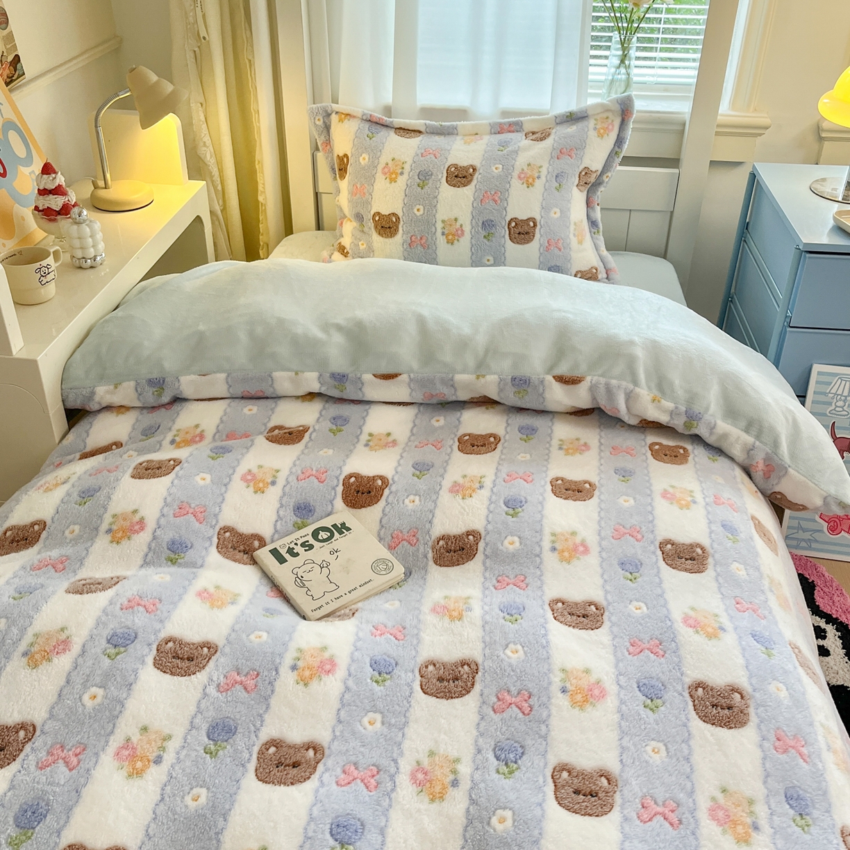 91家纺网 家纺一手货源 找家纺 川悦生活 2025新款雪花绒宿舍床笠款三件套 小熊花园