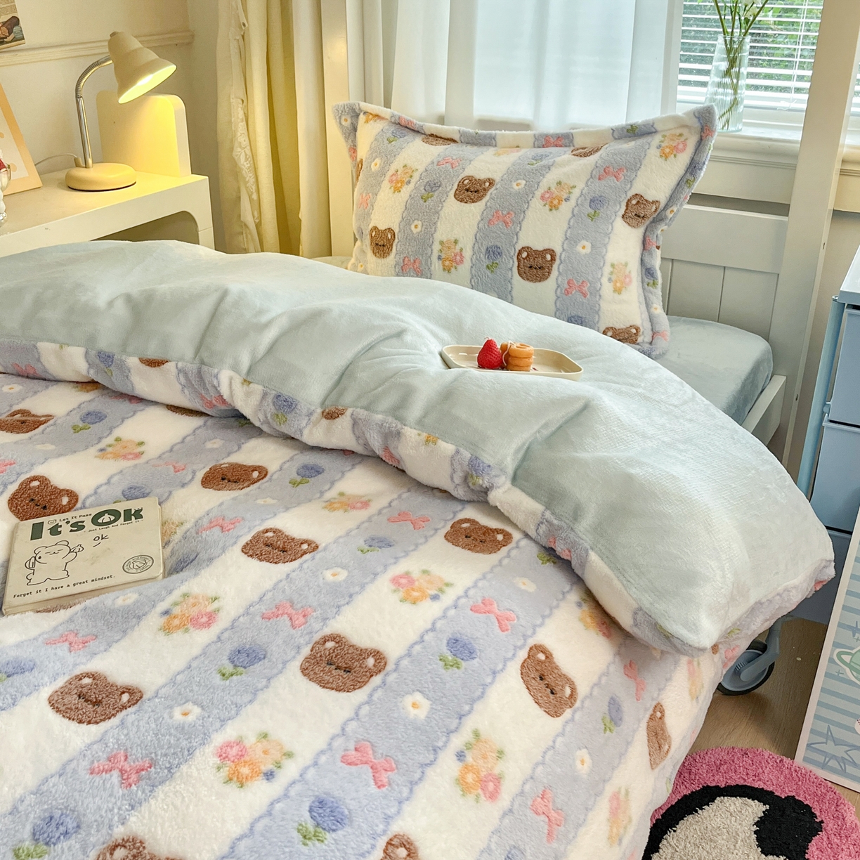 91家纺网 家纺一手货源 找家纺 川悦生活 2025新款雪花绒宿舍床笠款三件套 小熊花园