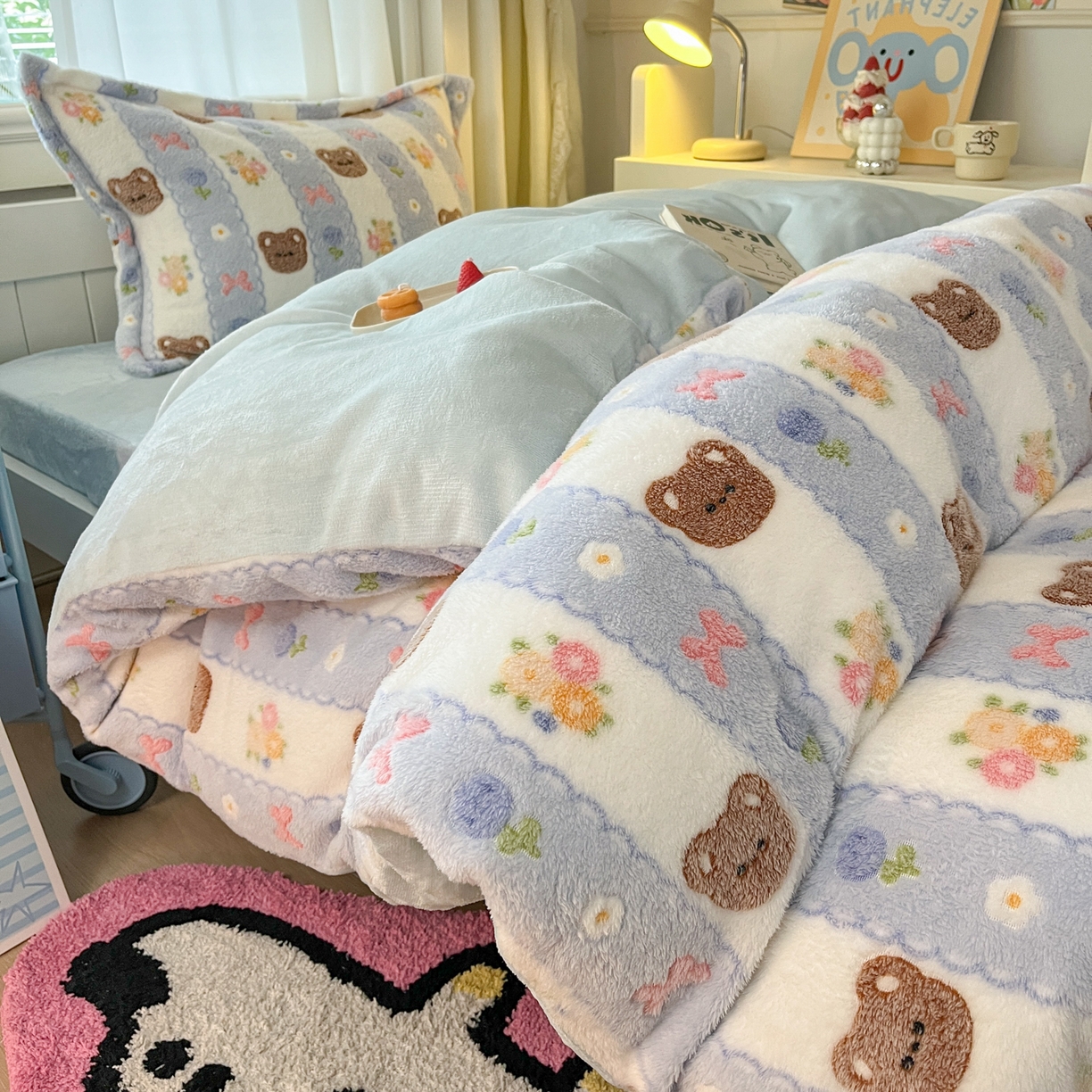 91家纺网 家纺一手货源 找家纺 川悦生活 2025新款雪花绒宿舍床笠款三件套 小熊花园