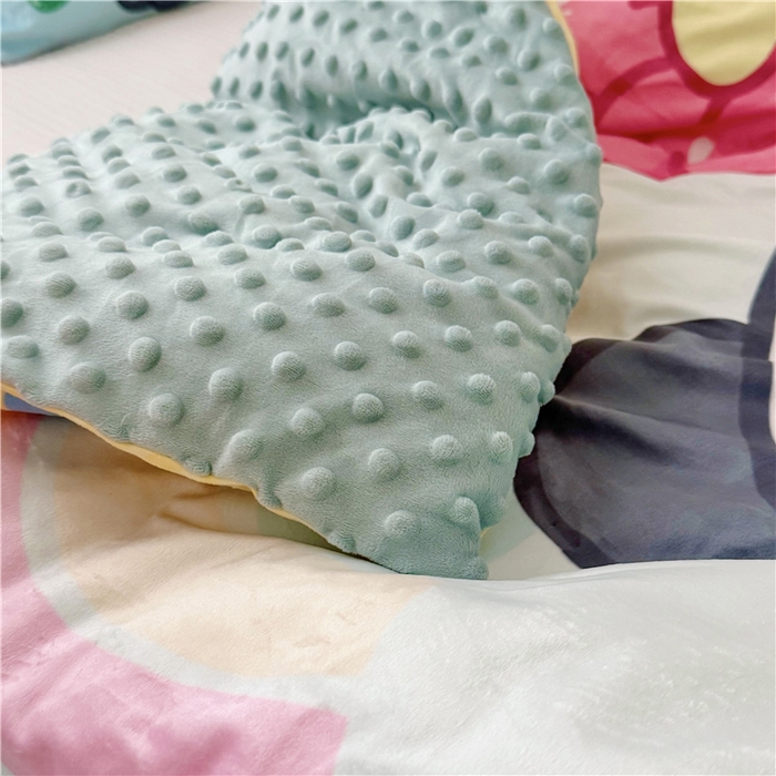 91家纺网 家纺一手货源 找家纺 萌宝家纺 2025新款幼儿园大版豆豆绒三件套婴儿绒六件套 气球熊猫