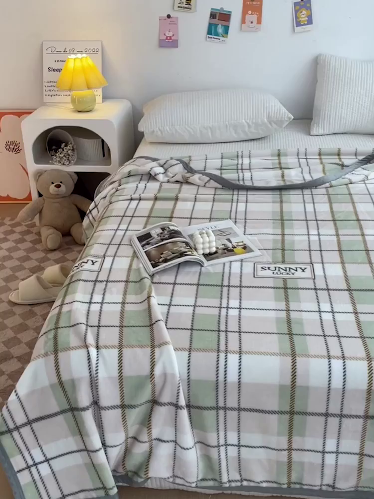 91家纺网 家纺一手货源 找家纺 启发毛毯 2025新款高克重双面牛奶绒盖毯 绿大格