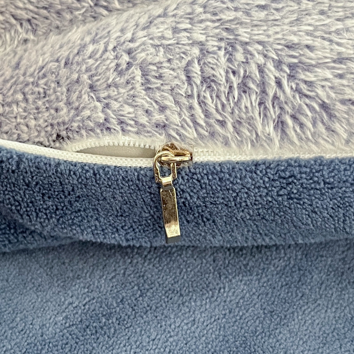 91家纺网 家纺一手货源 找家纺 川悦生活 2025新款雪花绒宿舍床笠款三件套 星月小狗-灰