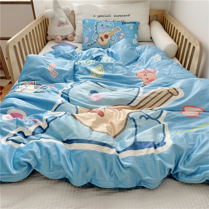 91家纺网 家纺一手货源 找家纺 萌宝家纺 2025新款幼儿园大版豆豆绒三件套婴儿绒六件套 音乐恐龙