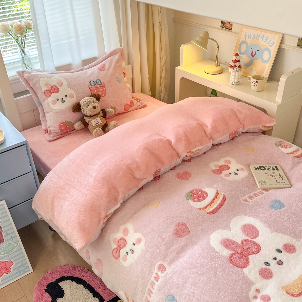 91家纺网 家纺一手货源 找家纺 川悦生活 2025新款雪花绒宿舍床笠款三件套 幸福甜兔