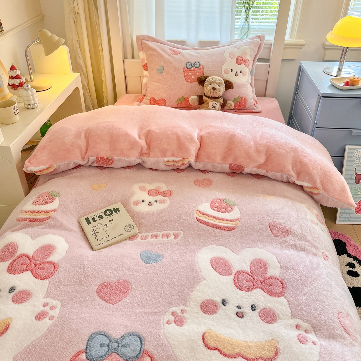 91家纺网 家纺一手货源 找家纺 川悦生活 2025新款雪花绒宿舍床笠款三件套 幸福甜兔