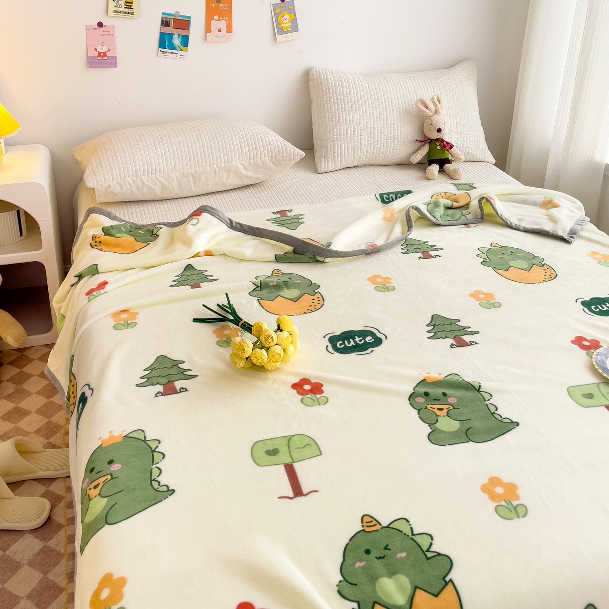 91家纺网 家纺一手货源 找家纺 启发毛毯 2025新款高克重双面牛奶绒盖毯 小恐龙