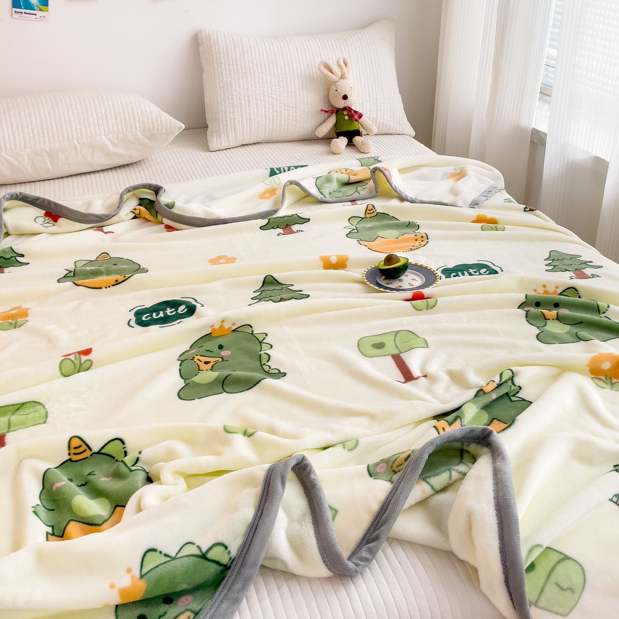 91家纺网 家纺一手货源 找家纺 启发毛毯 2025新款高克重双面牛奶绒盖毯 小恐龙