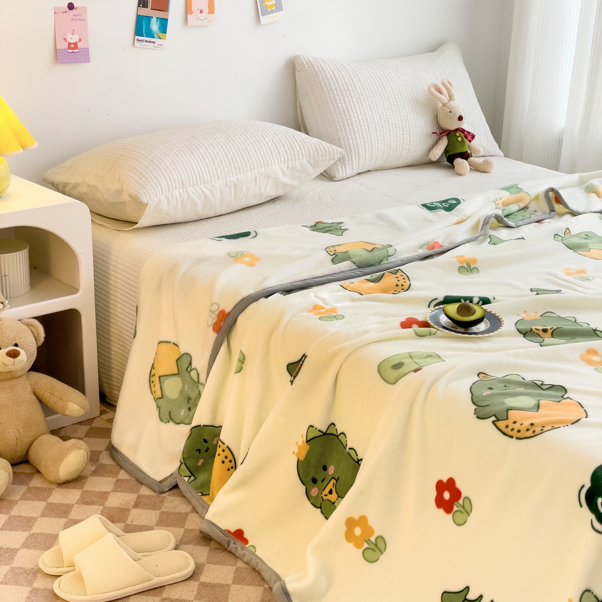 91家纺网 家纺一手货源 找家纺 启发毛毯 2025新款高克重双面牛奶绒盖毯 小恐龙