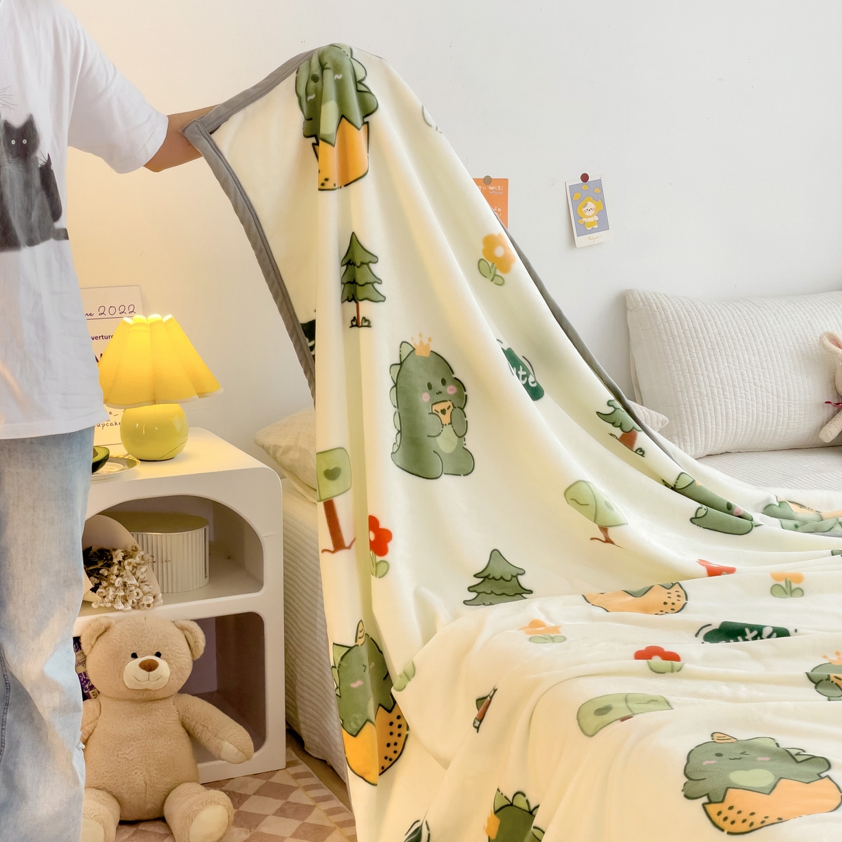 91家纺网 家纺一手货源 找家纺 启发毛毯 2025新款高克重双面牛奶绒盖毯 小恐龙