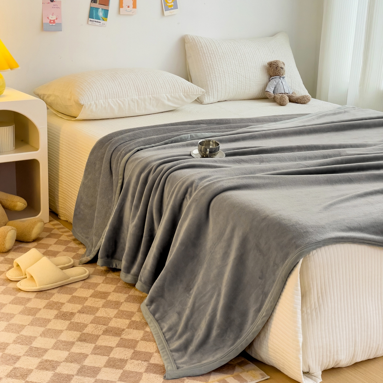 91家纺网 家纺一手货源 找家纺 启发毛毯 2025新款高克重双面牛奶绒盖毯 银灰