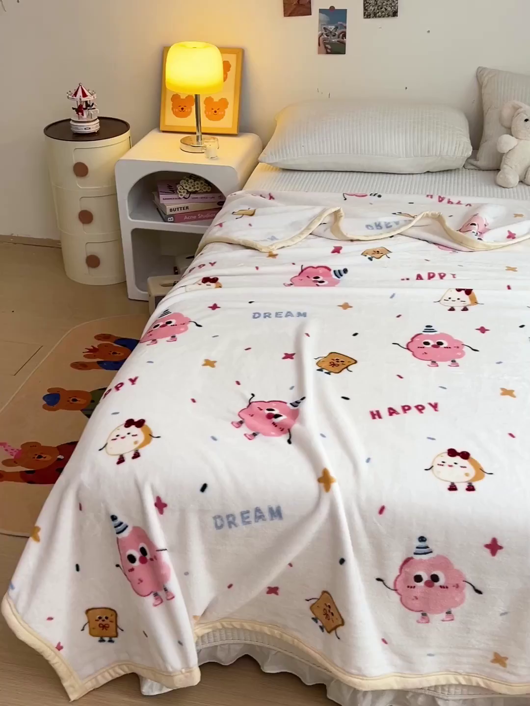 91家纺网 家纺一手货源 找家纺 启发毛毯 2025新款高克重双面牛奶绒盖毯 开心派对