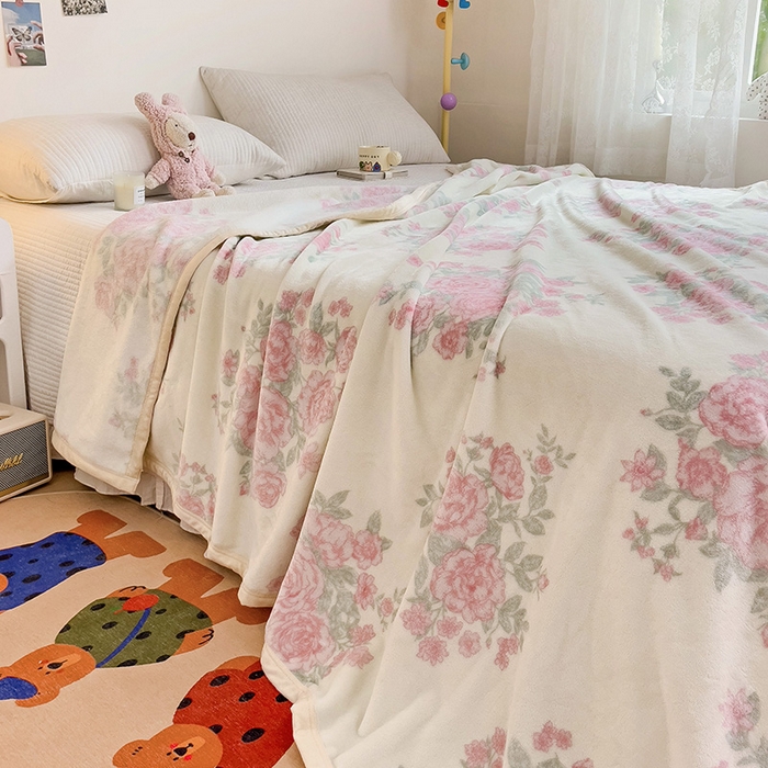 91家纺网 家纺一手货源 找家纺 启发毛毯 2025新款高克重双面牛奶绒盖毯 浪漫花语