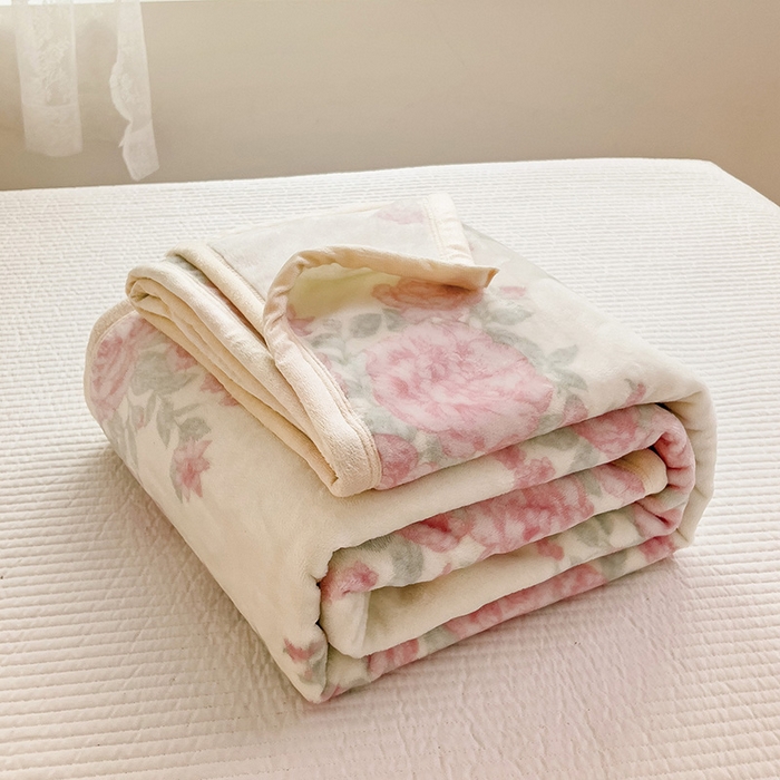 91家纺网 家纺一手货源 找家纺 启发毛毯 2025新款高克重双面牛奶绒盖毯 浪漫花语