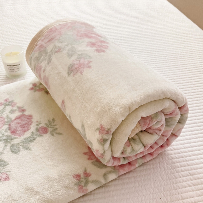 91家纺网 家纺一手货源 找家纺 启发毛毯 2025新款高克重双面牛奶绒盖毯 浪漫花语